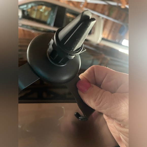 NEW Universal Car Phone Mount -Gravity Lock, 360° Rotation, Auto Adjustm… - Picture 8 of 11